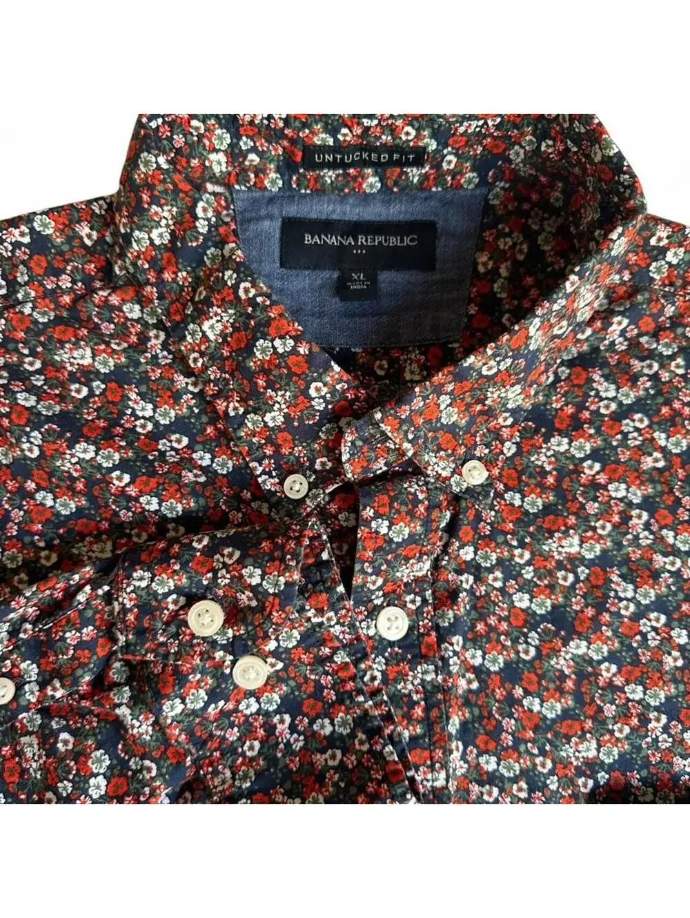 Banana Republic Men’s Untucked Fit Floral Button-Up Shirt